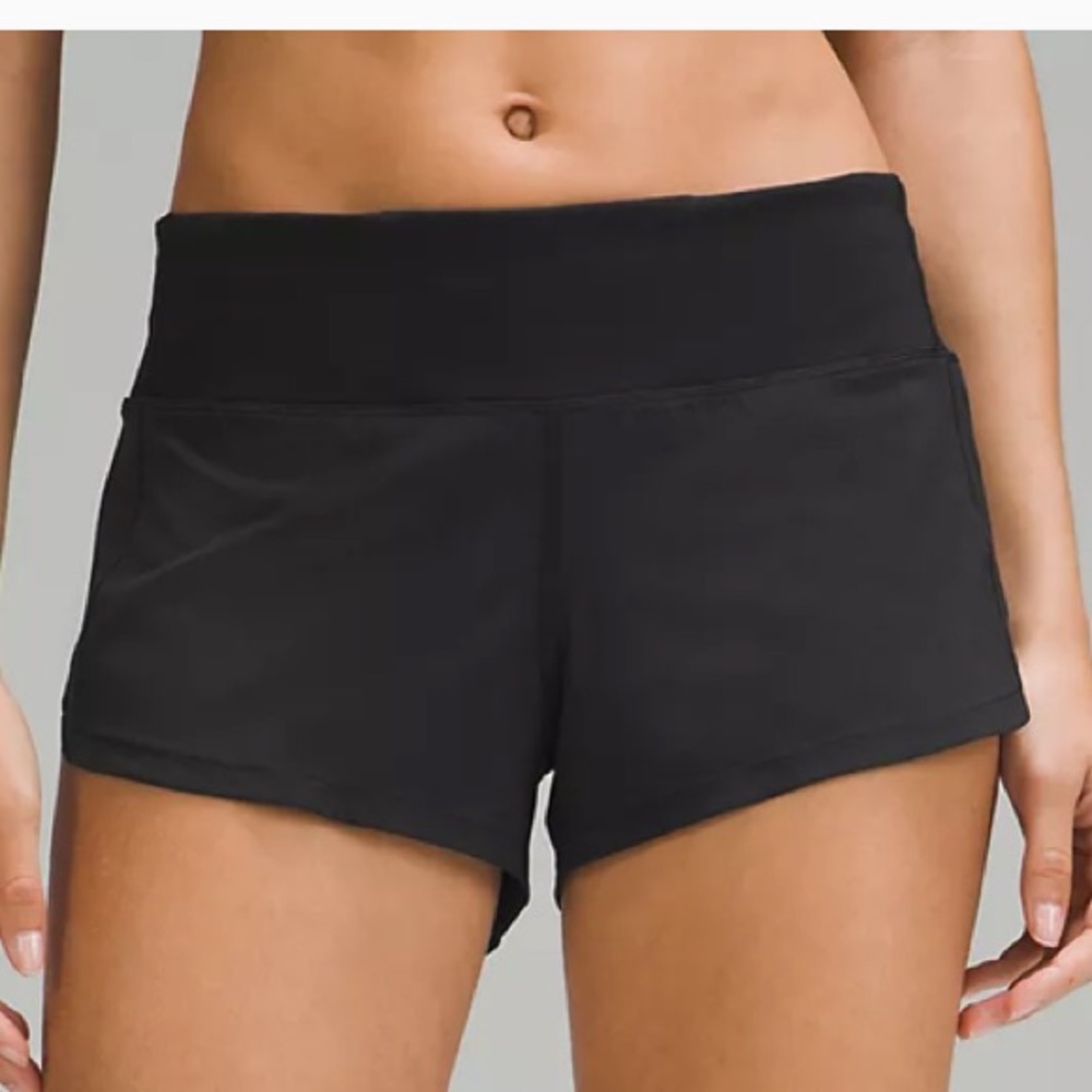 Black Lululemon Speed Up Low-Rise Lined Short 2.5"